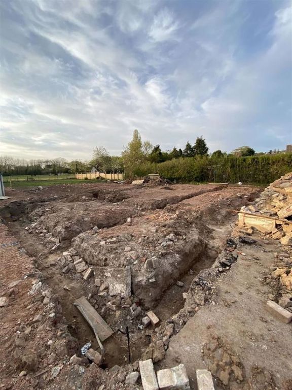 Property photo 3 of 5 Photo 2