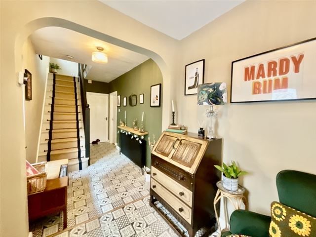 Property photo 3 of 21 Entrance Hallway