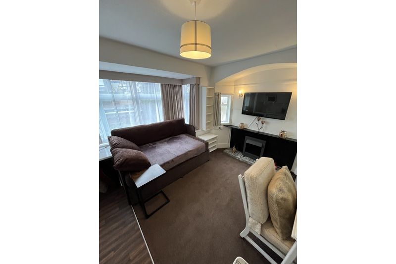 Property photo 3 of 9