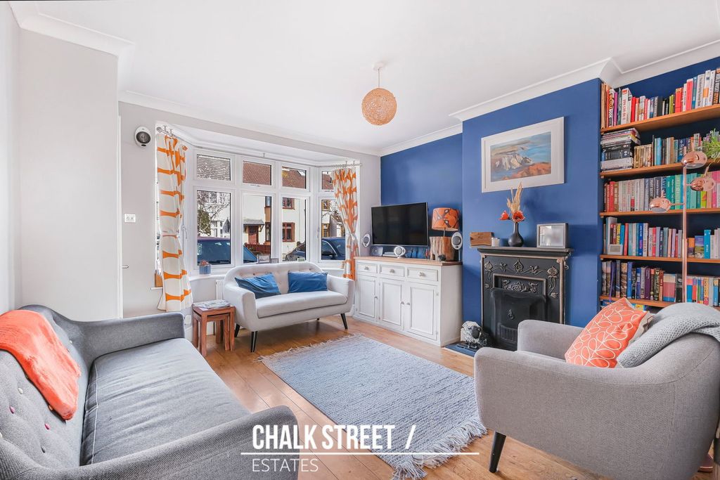 Property photo 2 of 33