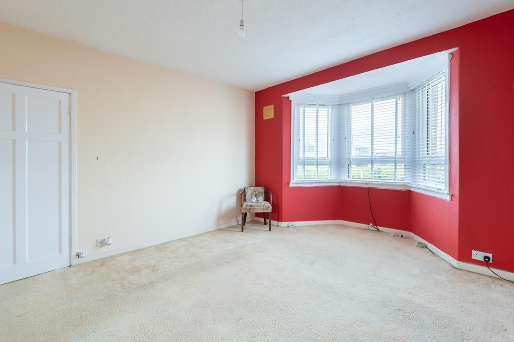 Property photo 3 of 16 Cup1400Seg Living Room.Jpg