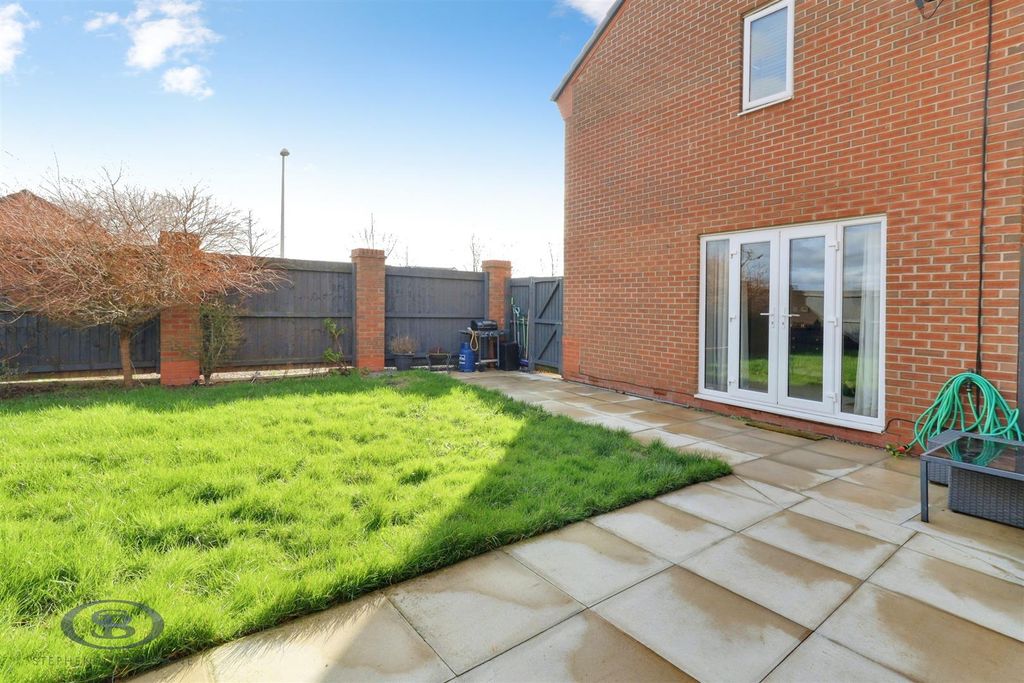 Property photo 3 of 47
