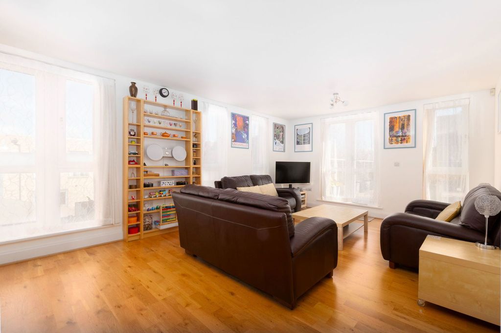 Property photo 3 of 15
