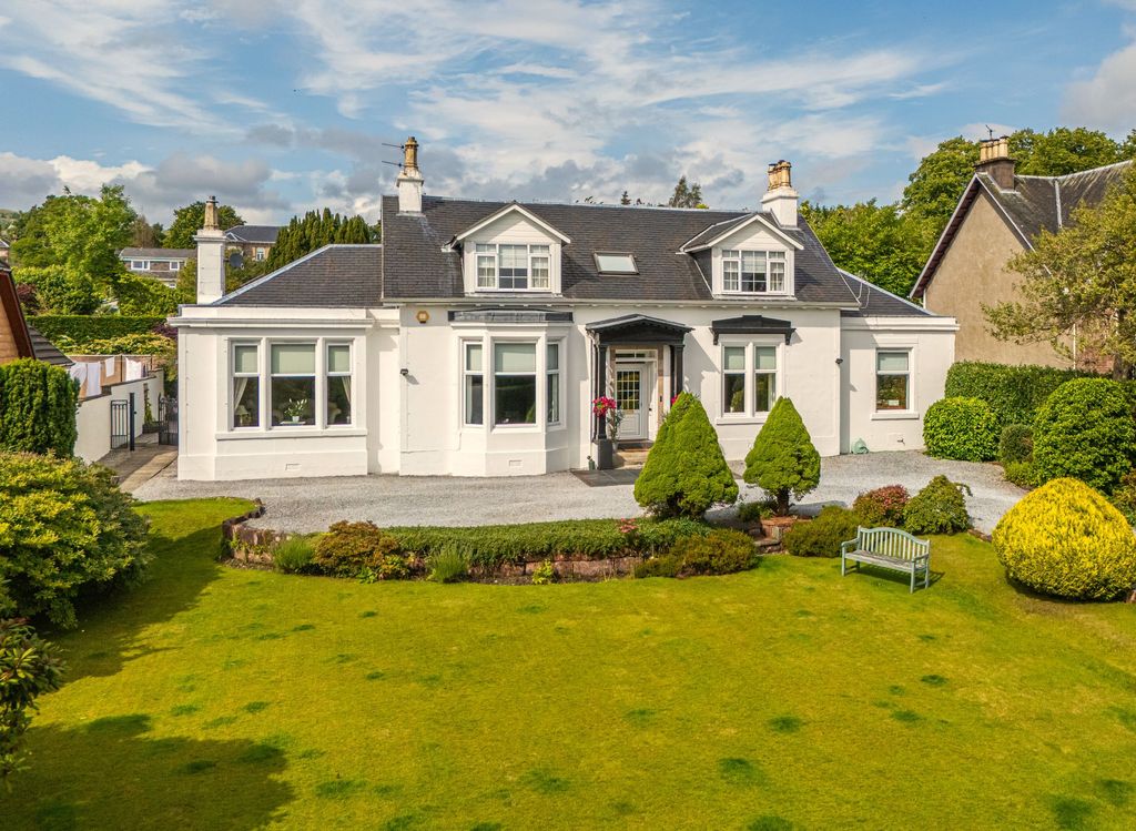 Property photo 1 of 40