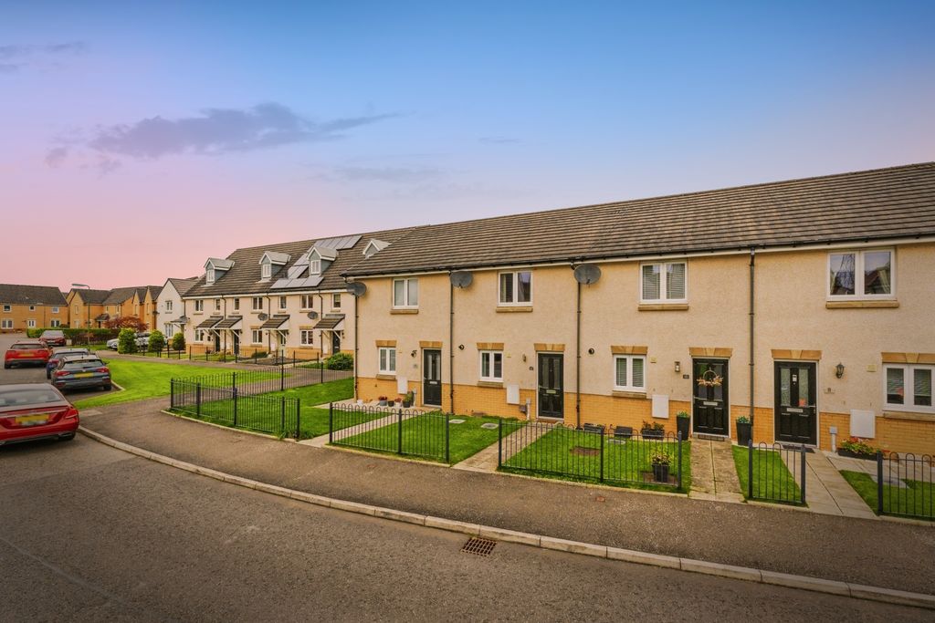 Property photo 1 of 11 Duskshots-9d12d049_B447A463-12 20Rus