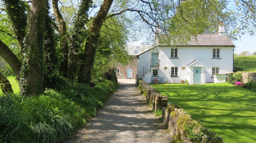 Property photo 1 of 34