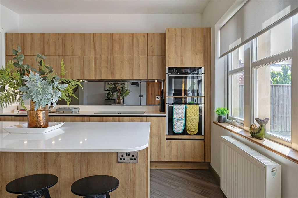 Property photo 3 of 16 Kitchen