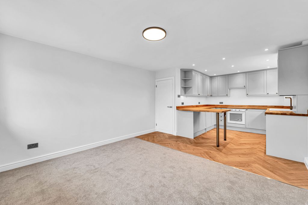 Property photo 2 of 14 Dsc07867