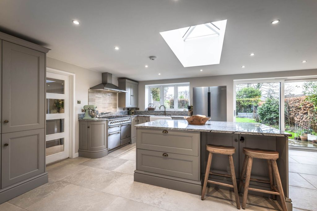 Property photo 3 of 22