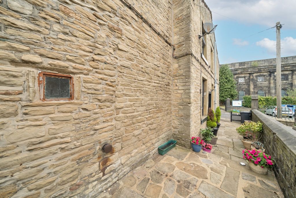 Property photo 1 of 13 1313541-15-6863Add377B64