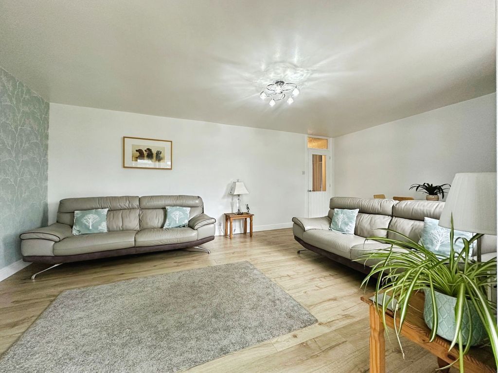 Property photo 3 of 25