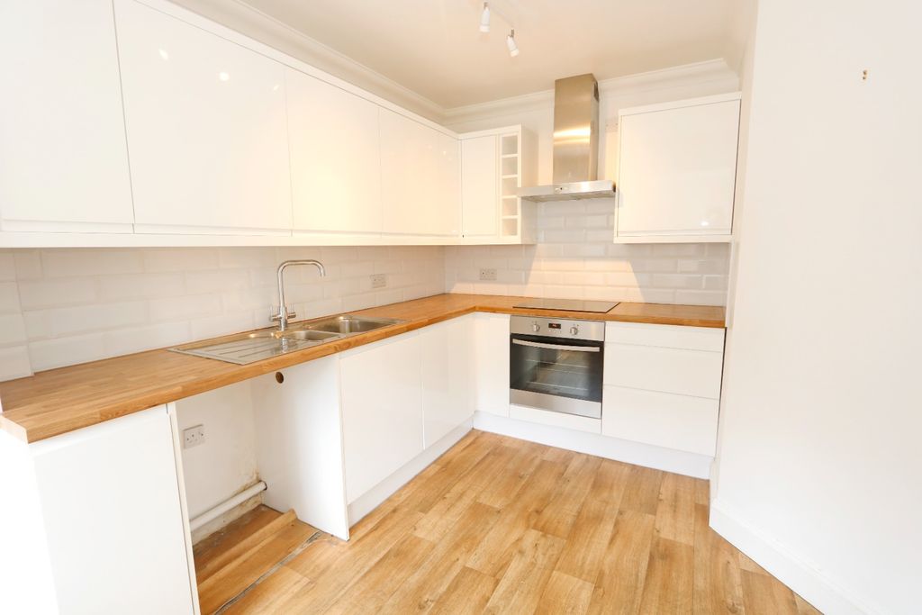 Property photo 2 of 13 4165245