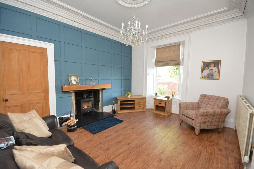 Property photo 2 of 30