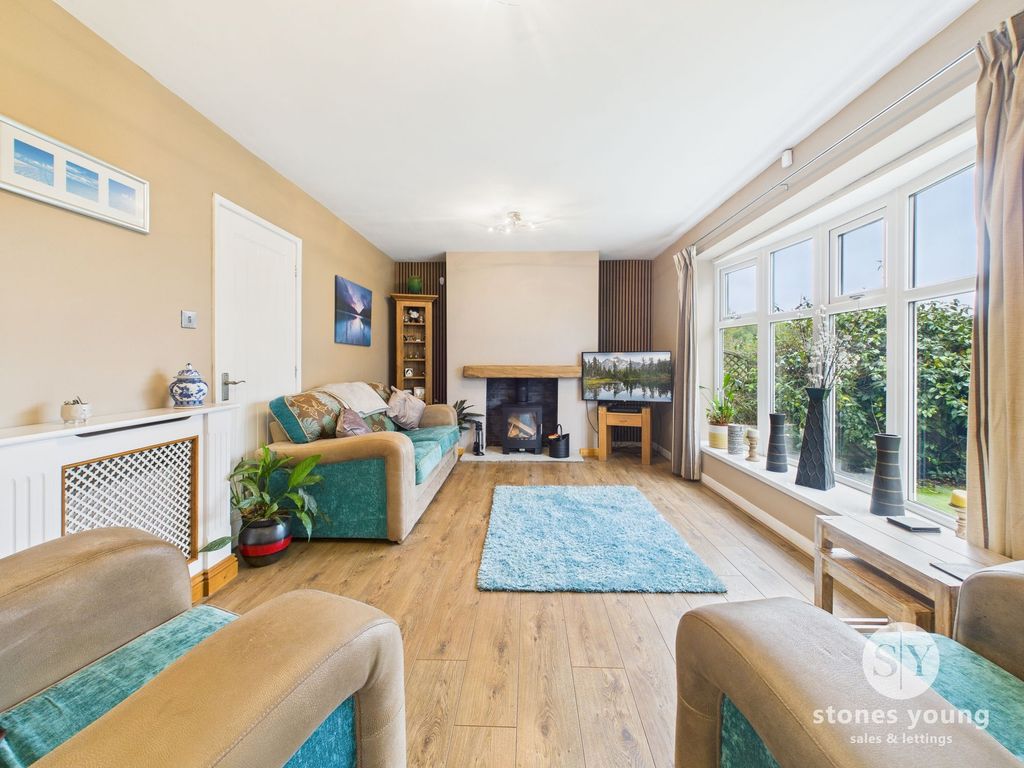 Property photo 2 of 28