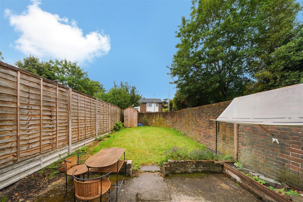 Property photo 2 of 15 Marrick Close