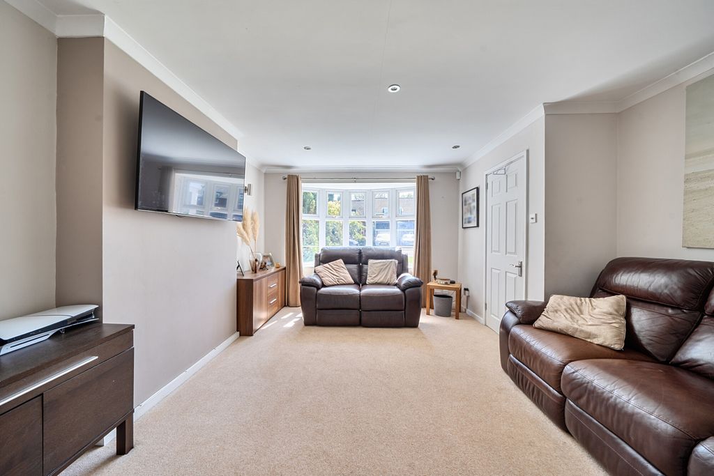 Property photo 2 of 21 1448719-15-69E8Ca...