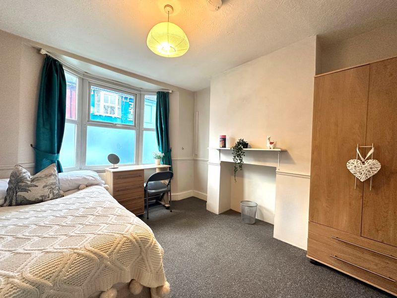 Property photo 1 of 8 Photo 10