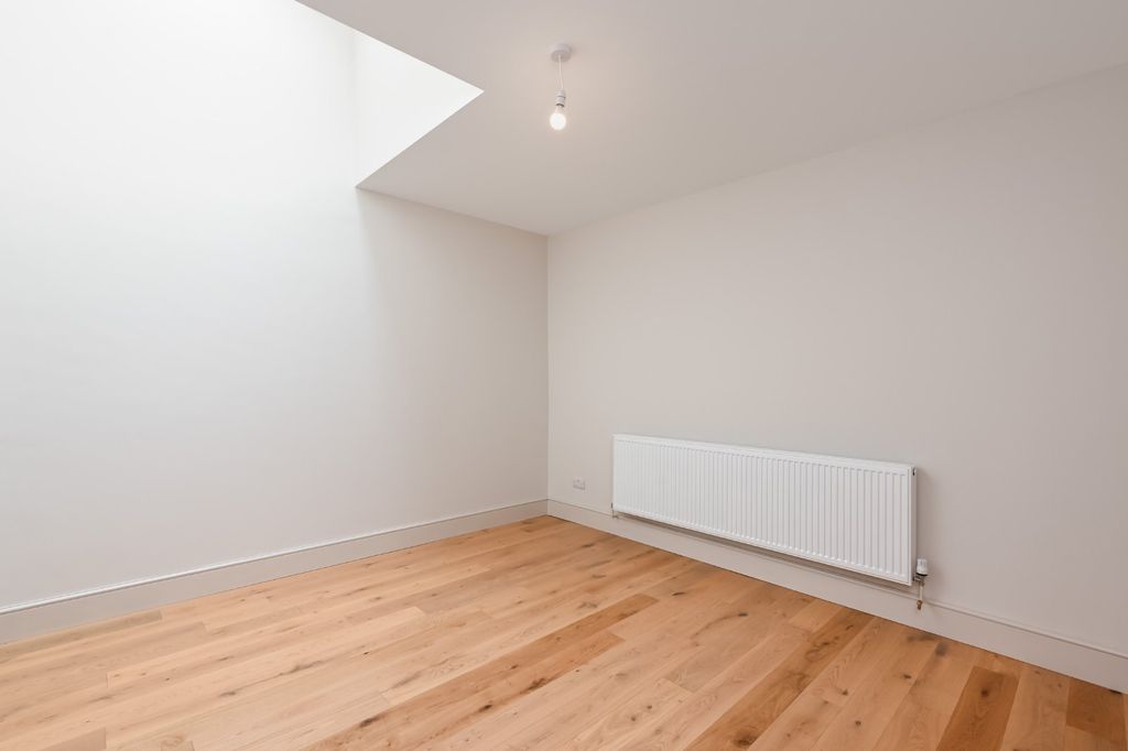 Property photo 3 of 11 Picture 3