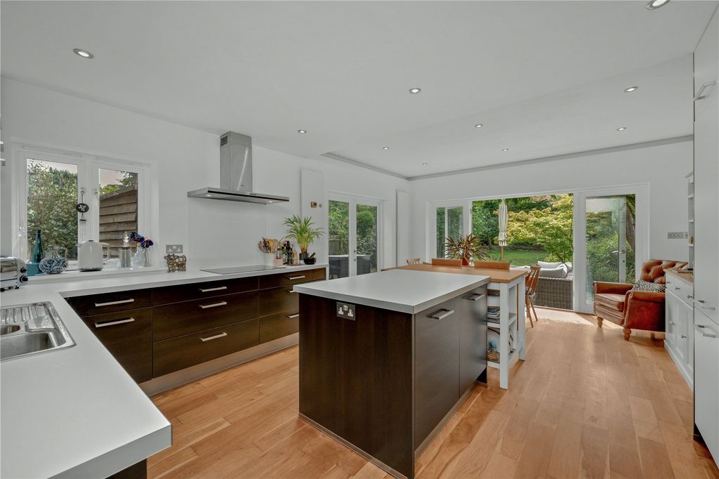 Property photo 2 of 21 Kitchen