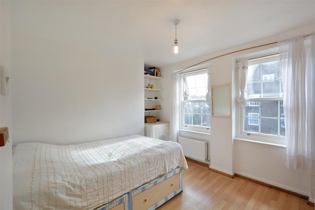 Property photo 3 of 5 Bedroom