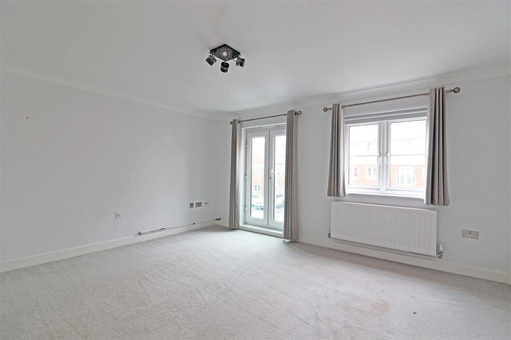 Property photo 2 of 17 3