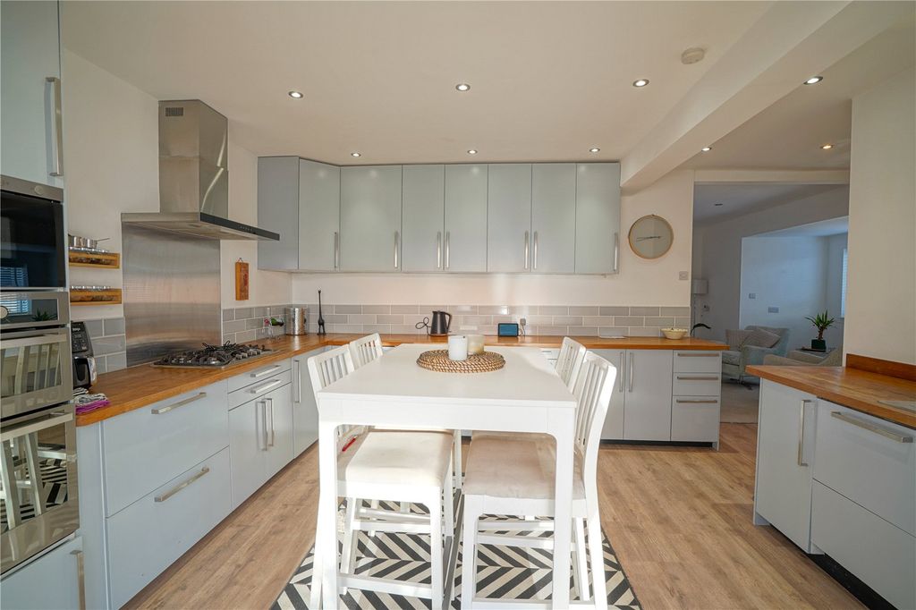 Property photo 2 of 14 Picture No. 08
