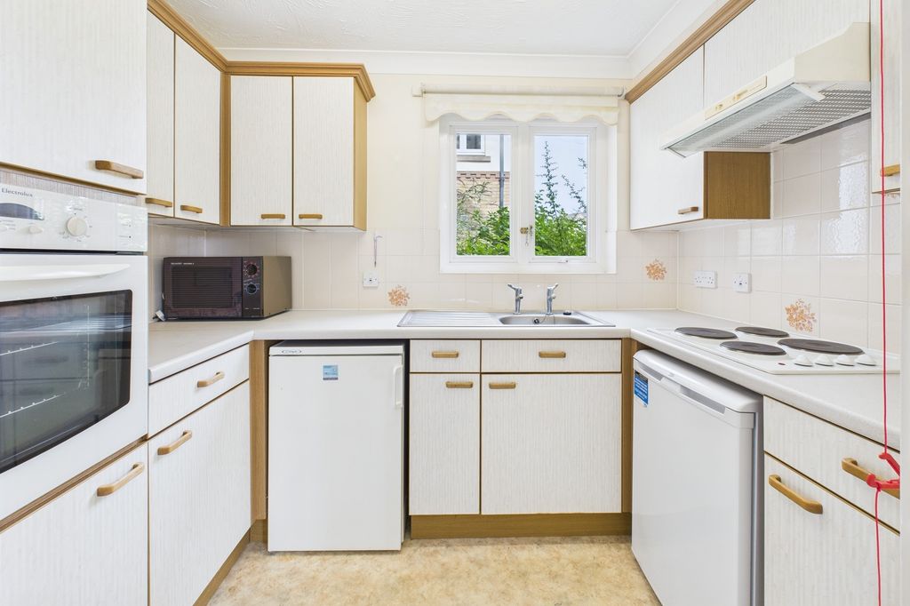 Property photo 3 of 9 Cam02545G0-Pr0466-Still004