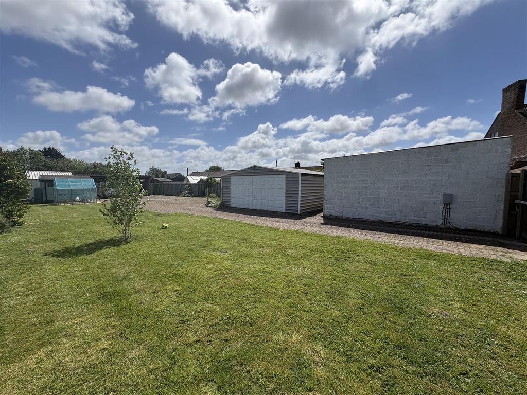 Additional image 16 of 4 bed semi-detached house for saleLinden Close, Bridgwater TA6