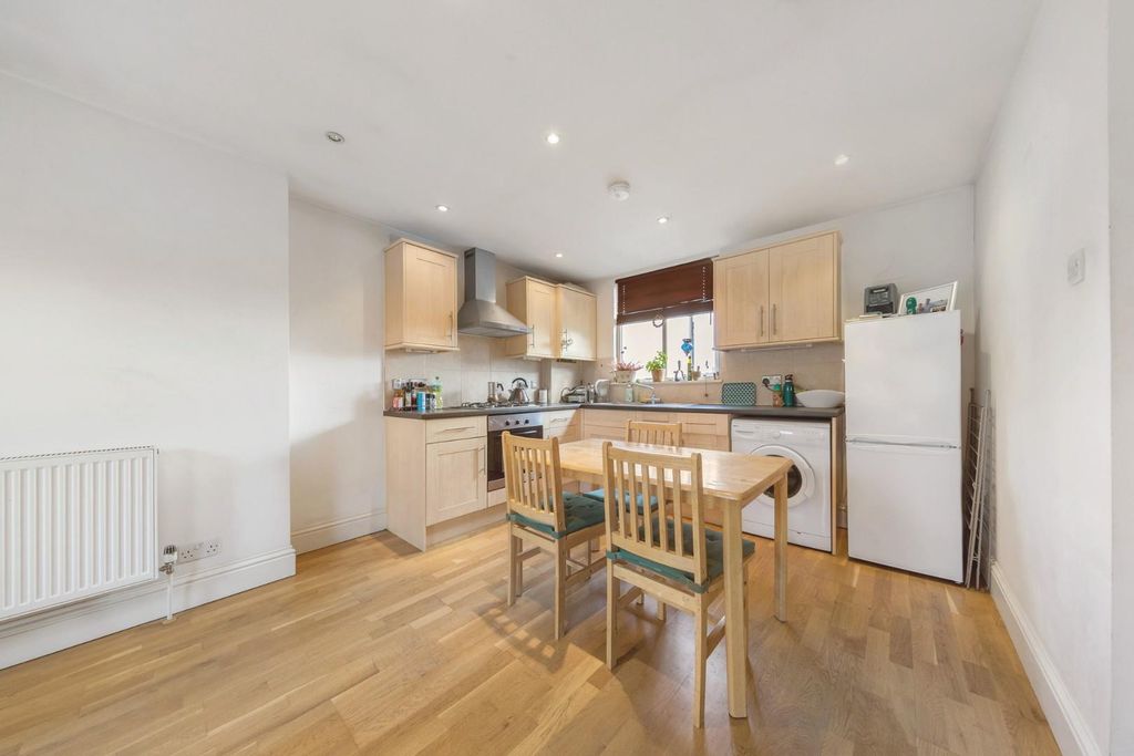 Property photo 2 of 9 Kitchen.Jpg