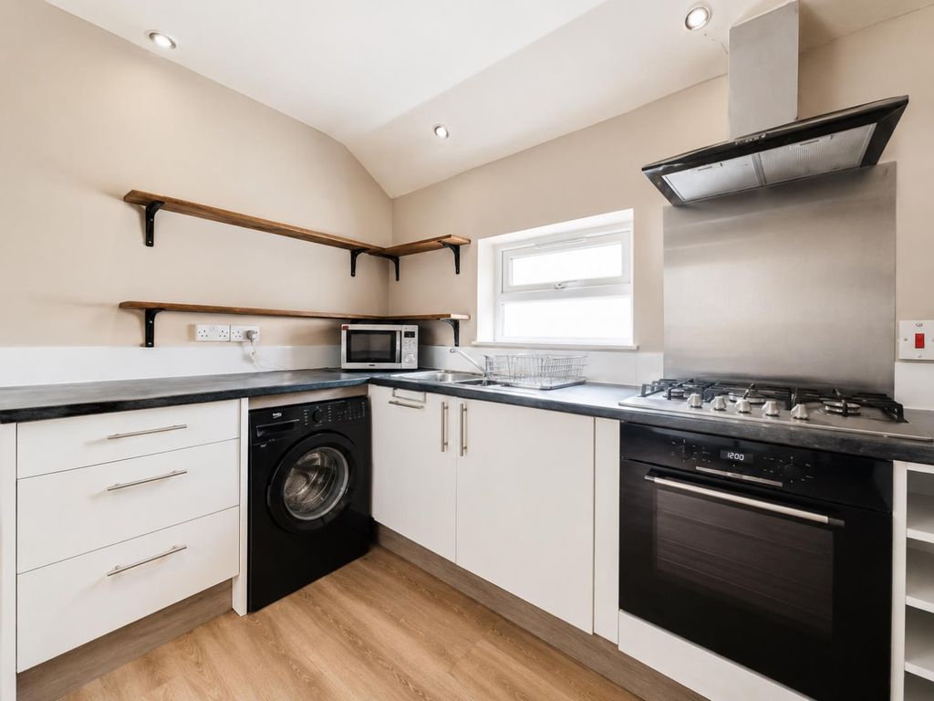 Property photo 2 of 7 Kitchen 2.Png