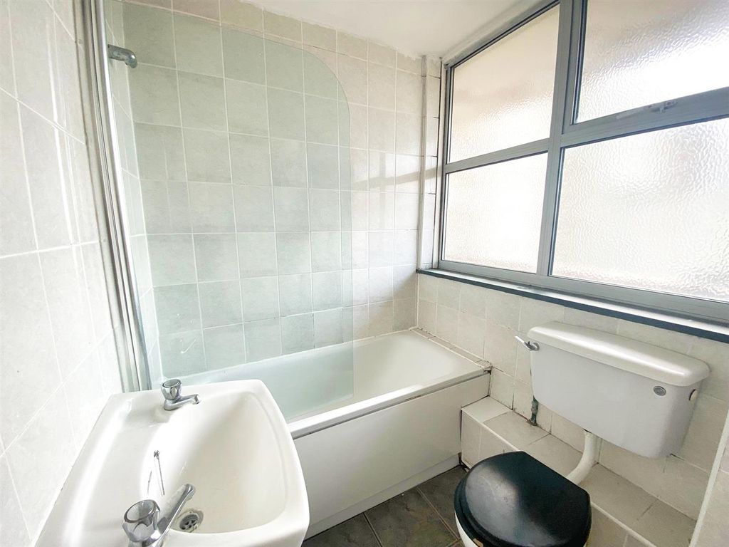 Property photo 2 of 6 7E2Baf75-8Ac9-4F05-94E8-1ce6060Fbe0d.Jpg