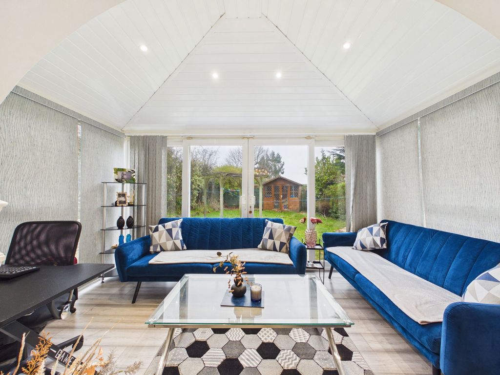 Property photo 3 of 27