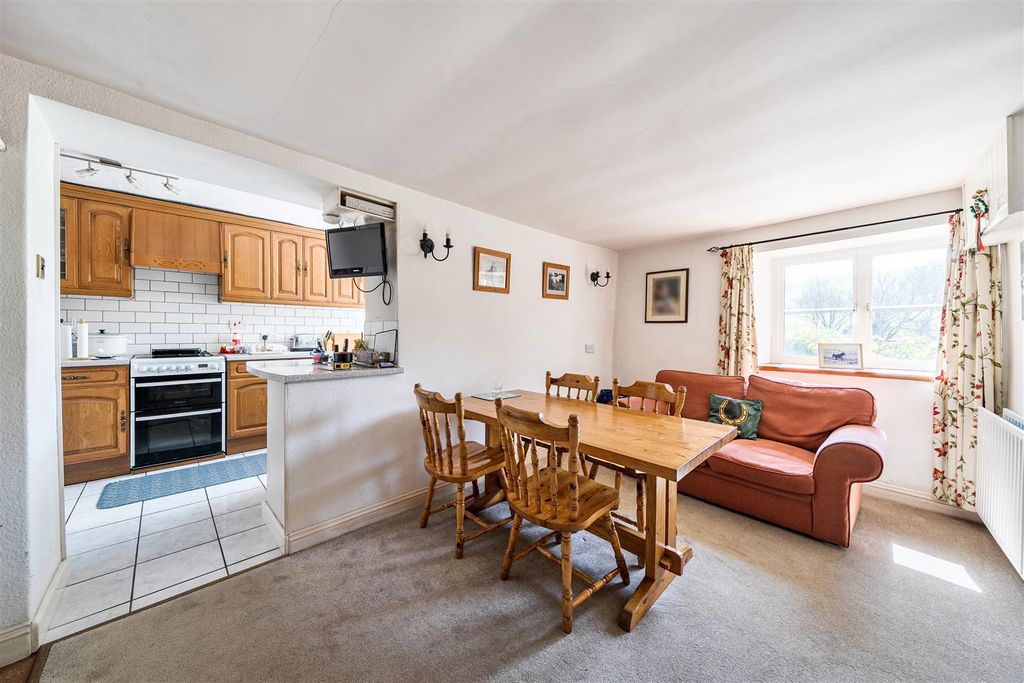 Property photo 3 of 18 1447662-29-69Eb810B4E4B1.Jpg