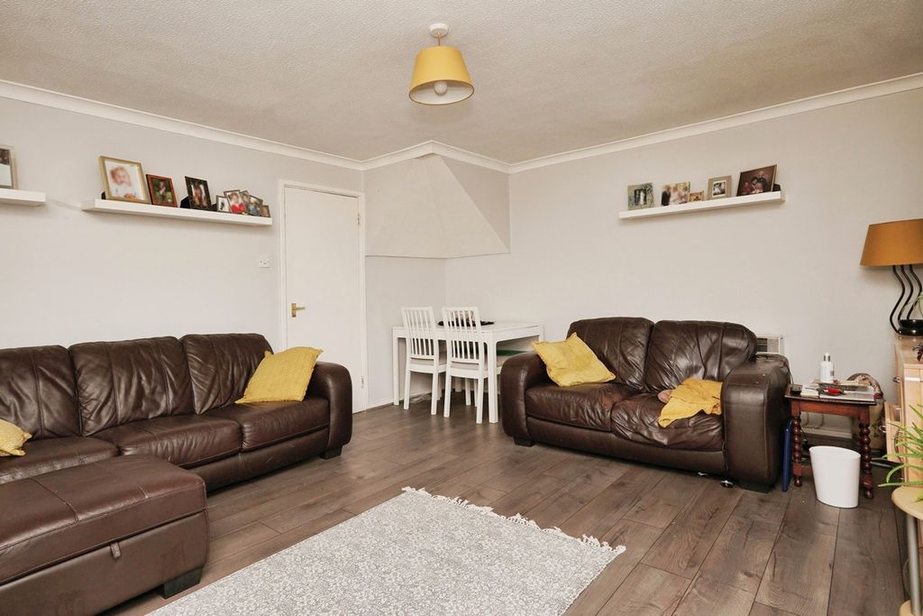 Property photo 3 of 16