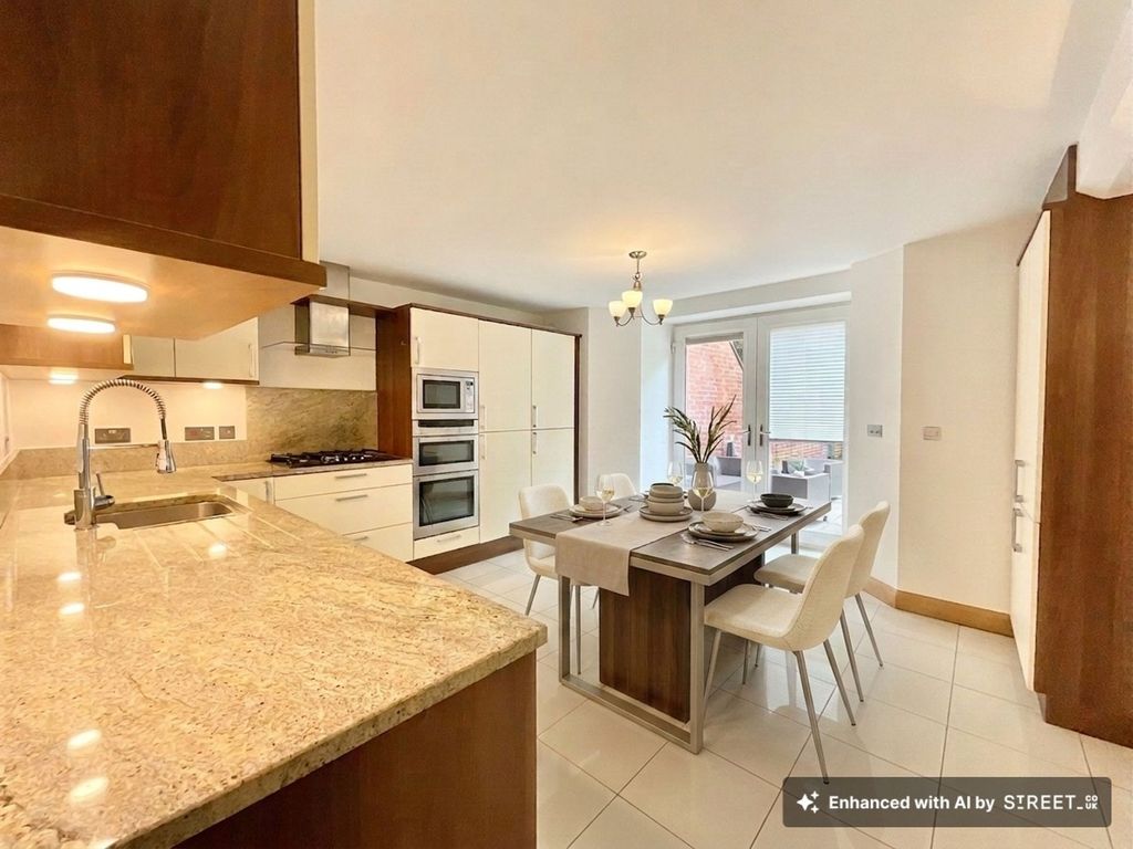 Property photo 2 of 33