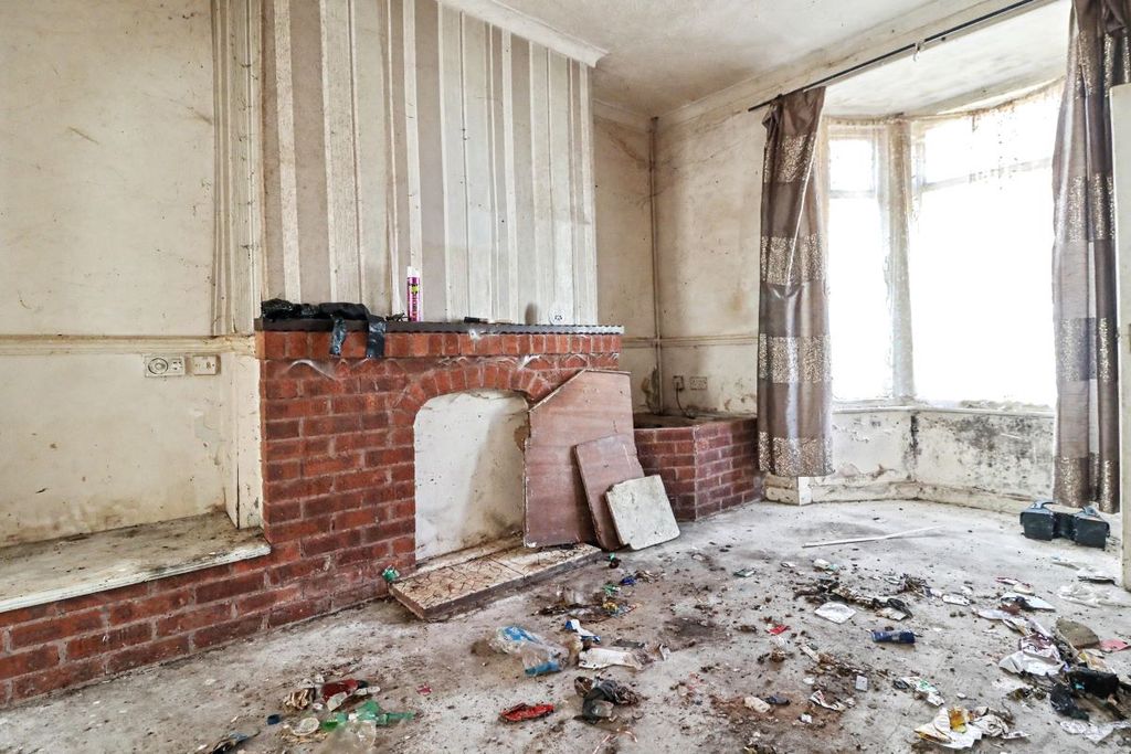 Property photo 2 of 12