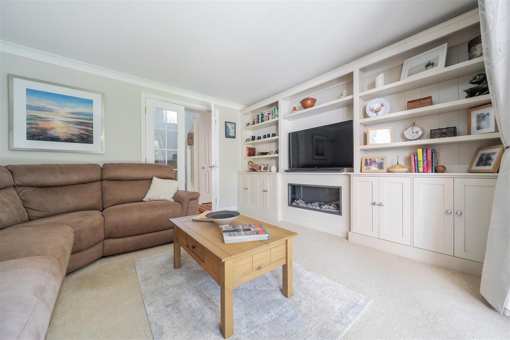 Property photo 2 of 24 1484487-10-6A3d5F44Ae60B.Jpg