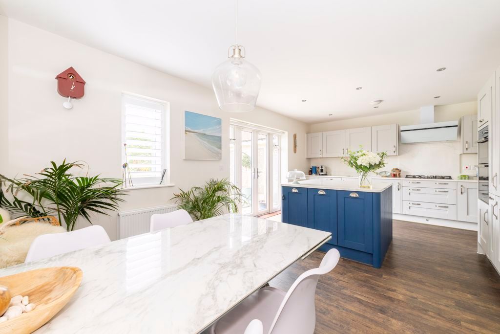 Property photo 2 of 28 Photo 16