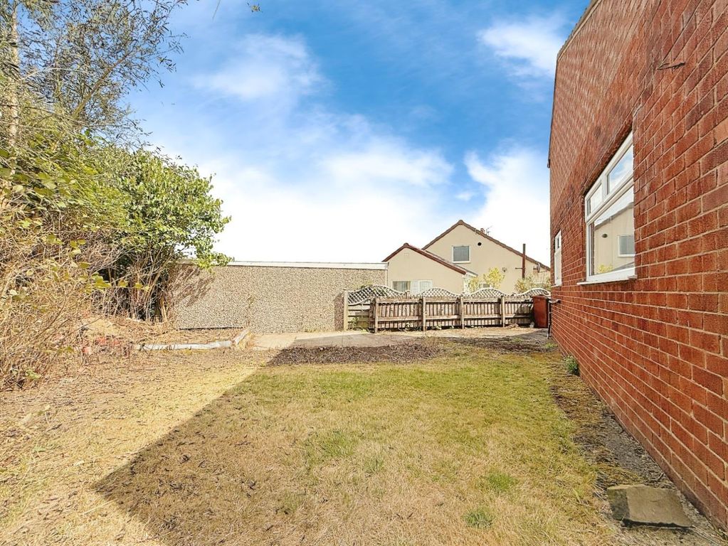 Property photo 2 of 17 Garden