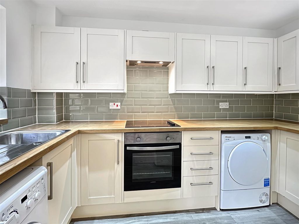 Property photo 2 of 9 Img (2).Jpg