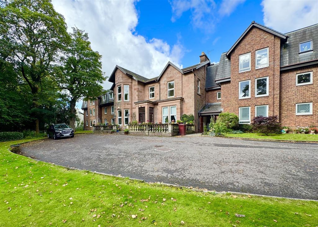 Property photo 1 of 17 External