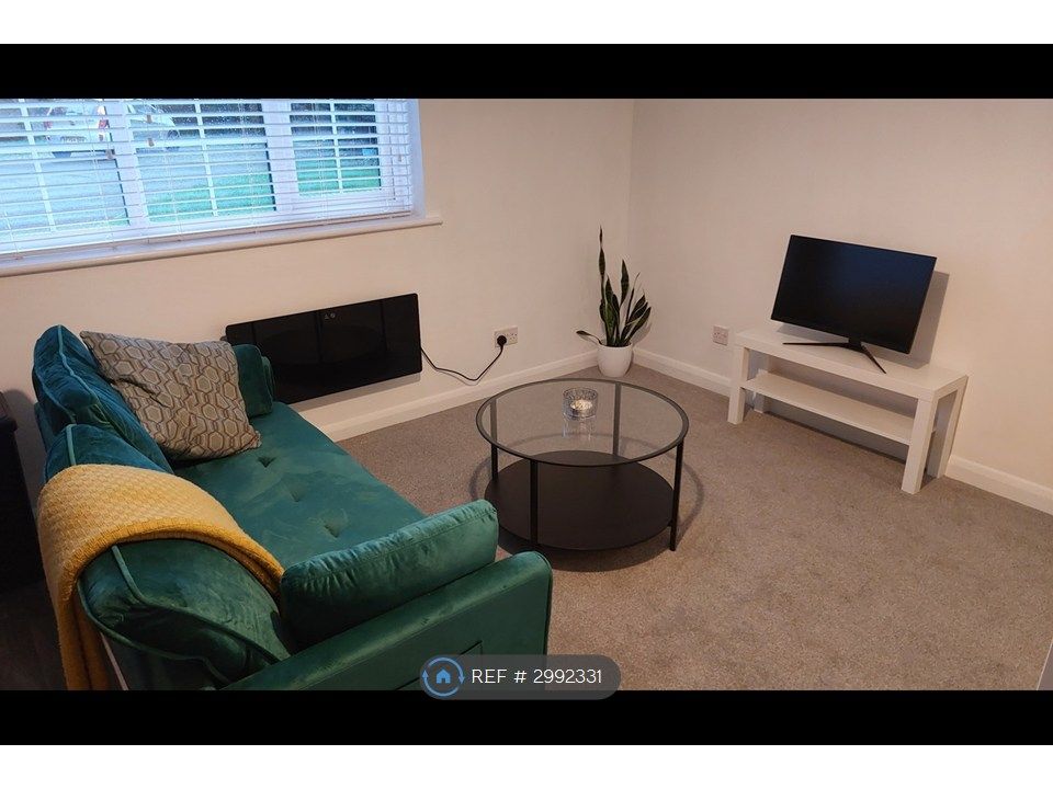 Property photo 3 of 11 Living Room