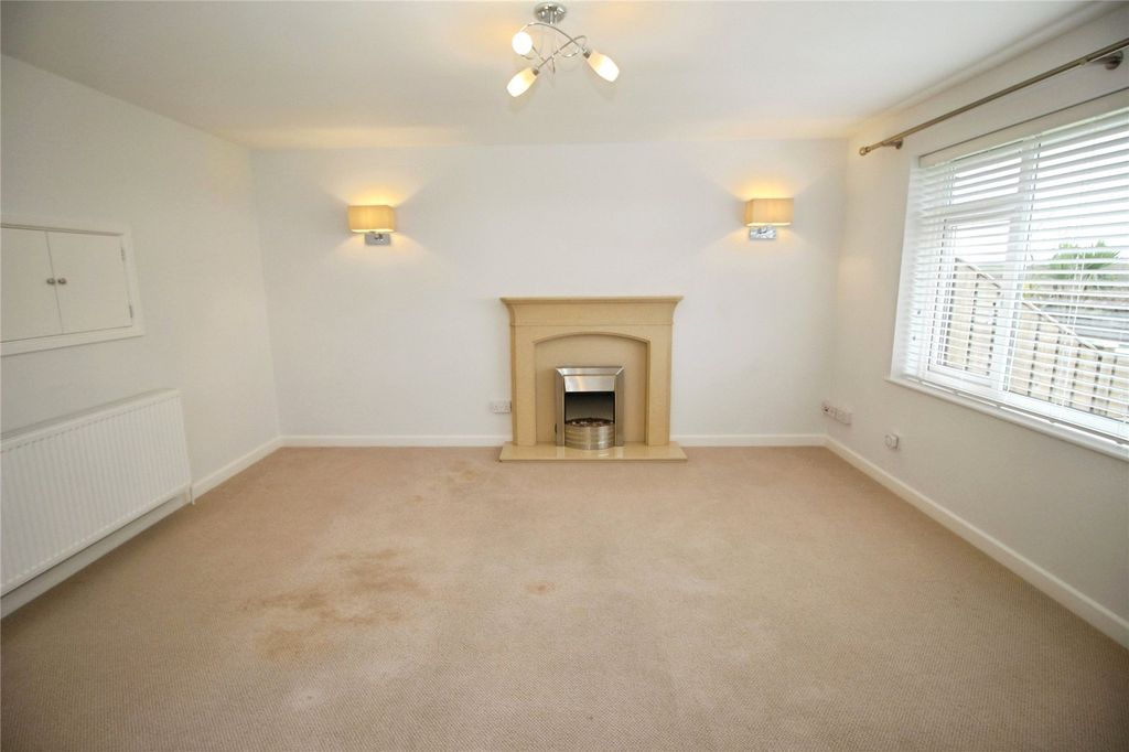 Property photo 2 of 14 Picture No. 27