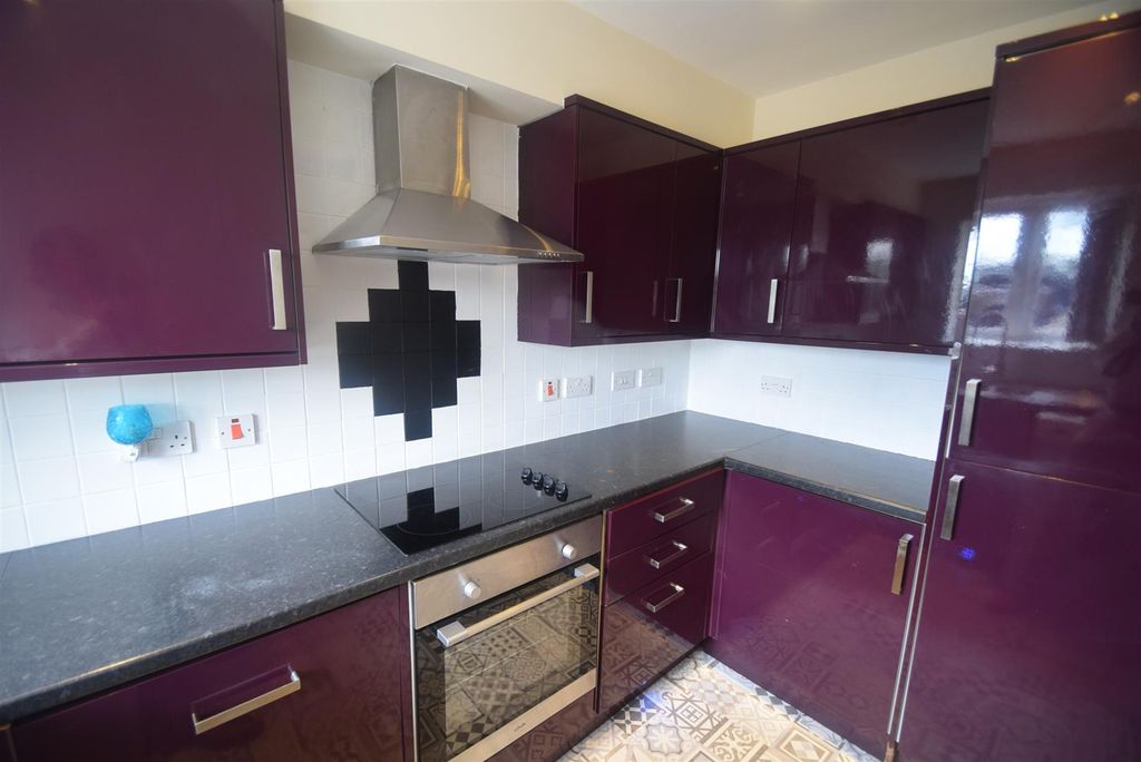 Property photo 2 of 15 Kitchen