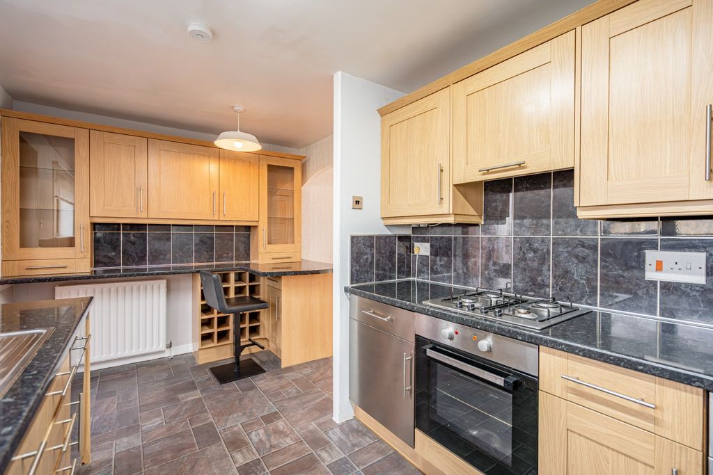 Property photo 3 of 12