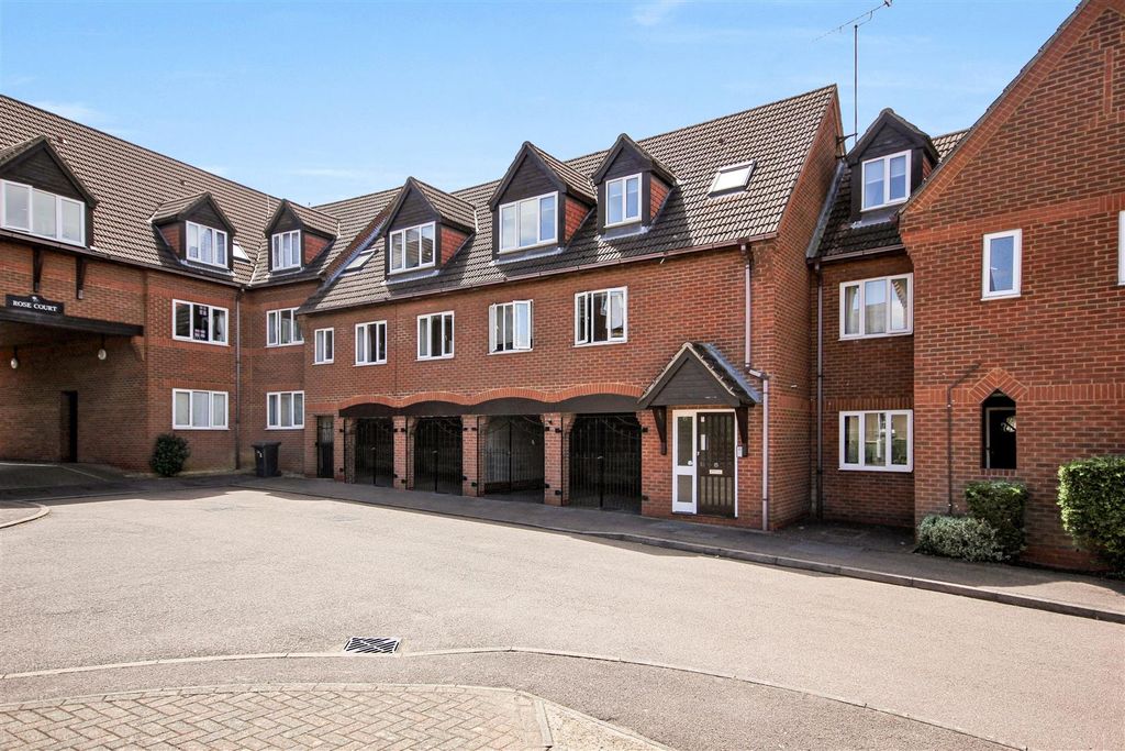 Additional image 17 of 3 bed flat for saleNN29, High Street, Irchester, Wellingborough