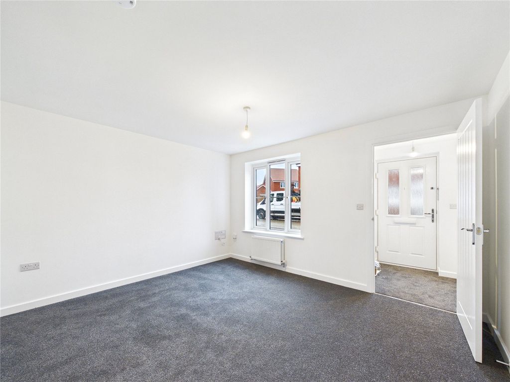 Property photo 3 of 19 Picture No. 02