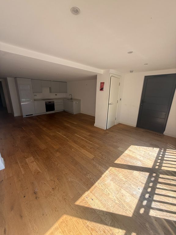Property photo 3 of 16 Whatsapp Image 2026-08-25 At 13.14.19 (3)