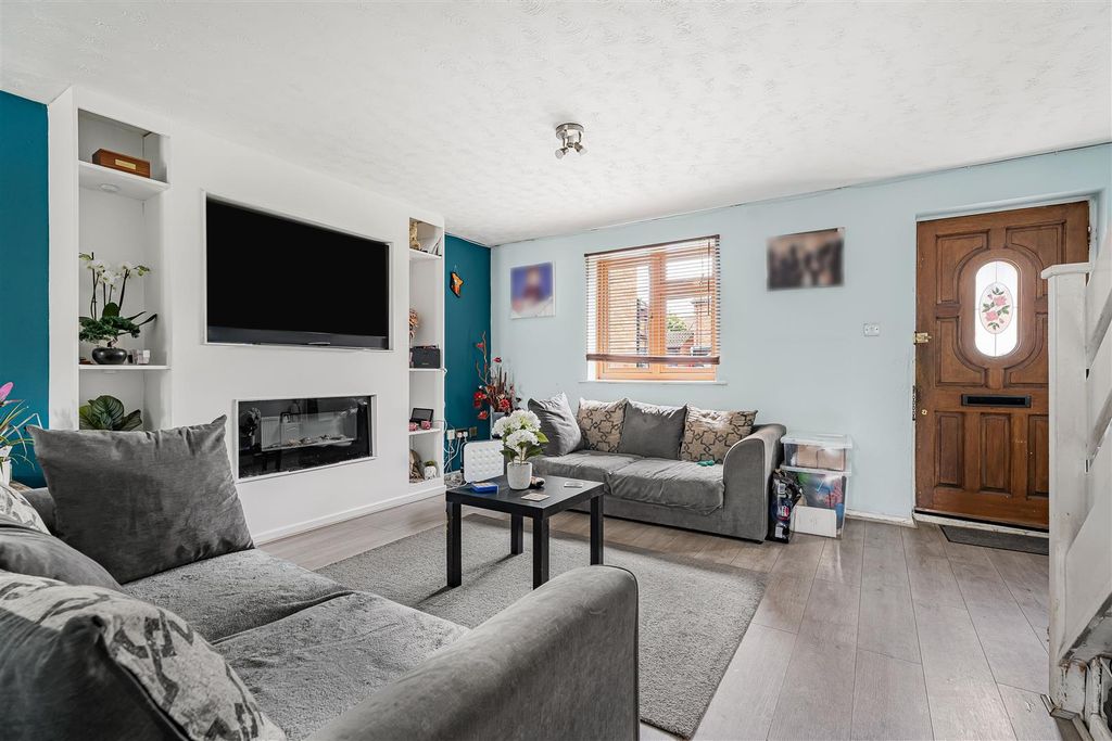 Property photo 2 of 19