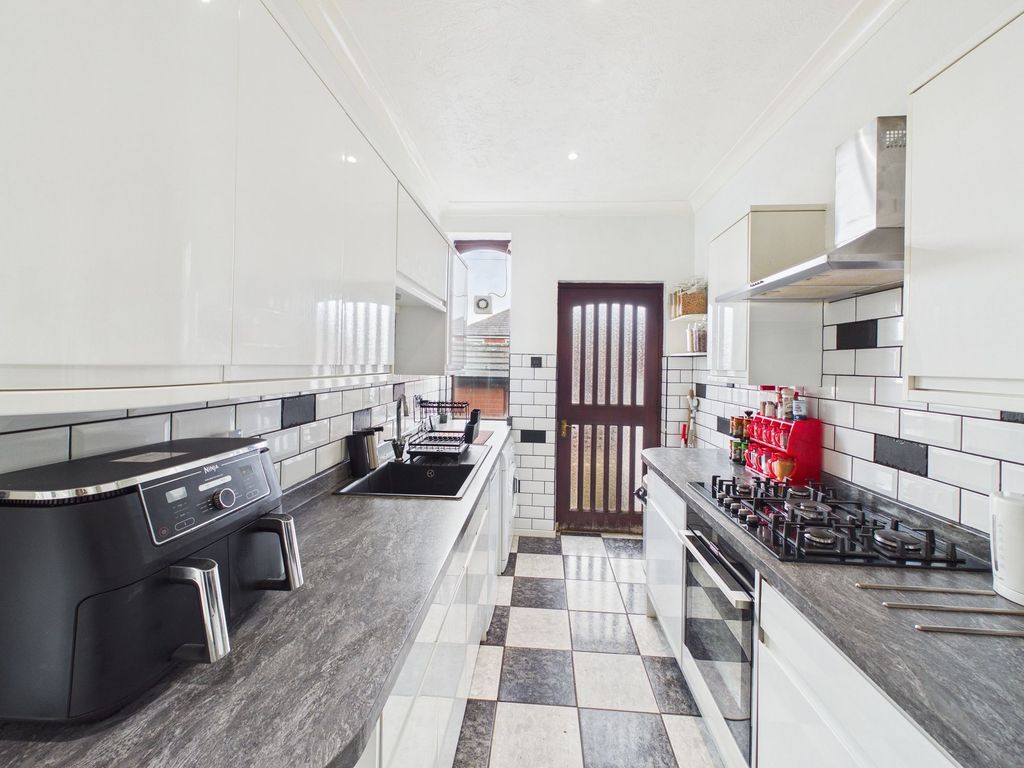 Property photo 3 of 29